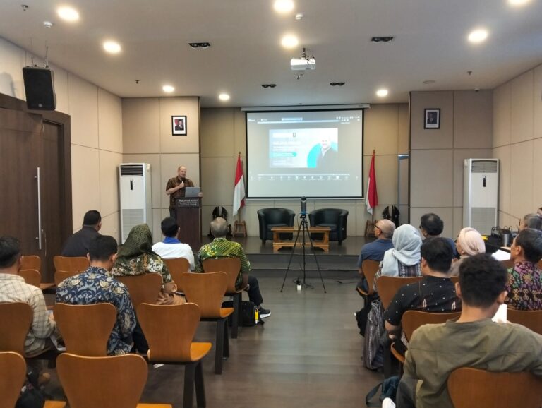 Kuliah Umum James Hoesterey tentang Kajian terhadap Islam Moderat di Dunia Islam